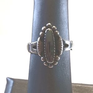 Bell Trading Beautiful Vintage Sterling Silver and Hematite Ring
